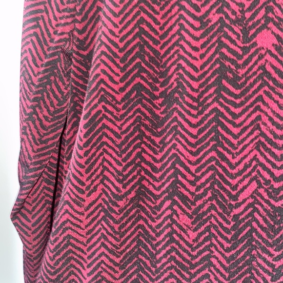 Banana Republic High Neck Blouse Color Burgundy - Picture 5 of 8